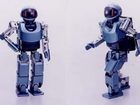 今度は「踊る!! ソニー」、二足歩行ロボットを開発 画像