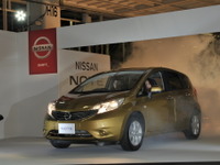 【新型ノート 生産現場】日産九州、溶接ロボがフル稼働［動画］ 画像