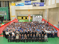 富士重、ボーイング787の中央翼生産累計機数100機を達成 画像