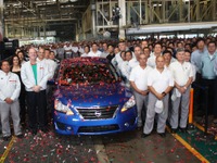 日産 セントラ 新型、メキシコ工場で生産開始 画像