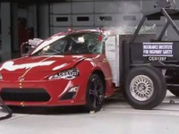 【IIHS衝突安全】トヨタ 86 、最高評価の安全ボディ［動画］ 画像