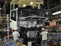 【いすゞ 藤沢工場見学会】コアモジュール集約生産でリード短縮と在庫圧縮を実現 画像