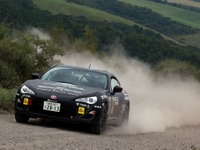 哀川翔、レグ2でセレモニアルフィニッシュ…ラリー北海道 画像