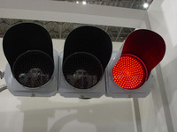 【CEATEC JAPAN2004】信号機から情報を発信できるってホント? 画像