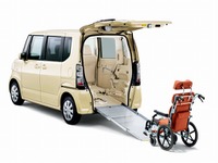 【福祉機器展12】ホンダ、N BOX +車いす仕様車などを出展 画像