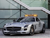メルセデスベンツ SLS AMG、F1セーフティカーが進化 画像