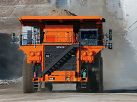 日立建機、2013年度からダンプトラック自律運転の稼働試験を開始  画像