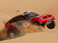 【クロスカントリー UAE】日産ドメビウスが総合1位、三菱増岡はSSトップ 画像