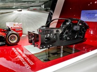 【パリモーターショー12】フェラーリ、エンツォ 後継ハイブリッドのモノコック初公開…20％軽量 画像