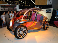 【パリモーターショー04】スクーター以上クルマ未満、『スクート』 画像