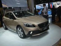 【パリモーターショー12】ボルボ V40 新型にクロスカントリー…ライバル不在 画像