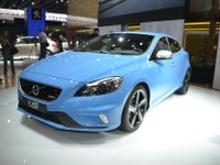 【パリモーターショー12】ボルボ V40 新型に Rデザイン…スポーツ性能を強化 画像