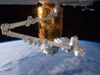 小型衛星RAIKO、国際宇宙ステーションから宇宙空間に放出  画像