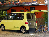 【東京モーターショー04】ダイハツ タント「フロアリフト」 画像