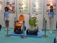 【福祉機器展04】カーデザイナーによるスズキのコンセプトモデル 画像