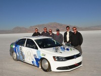 VW ジェッタ、市販ハイブリッドの世界最高速記録更新…301km/h 画像