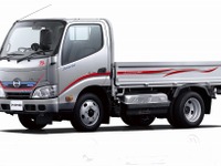 日野、デュトロ・ハイブリッドに創立70周年記念特別仕様車を設定 画像