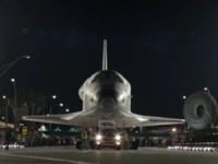 トヨタ タンドラ、スペースシャトルを牽引［動画］ 画像