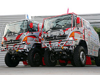 【ダカール13】日野が参戦…初の電子制御エンジン搭載 画像