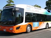 トヨタ自動車九州、燃料電池バスを実証走行 画像