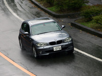 【インプレ'04】両角岳彦 BMW『1シリーズ』 過剰エンジニアリングが定石だと思われる形跡アリ 画像