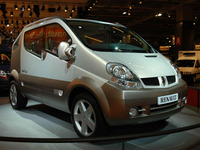 【パリモーターショー04】ルノー トラフィック デッキアップはクロスオーバー 画像