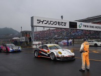 【SUPER GT 最終戦】GT300は峰尾/横溝組のポルシェが逆転でタイトル制す［写真蔵］ 画像