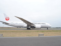 JAL2012年9月中間決算、国際・国内旅客順調で増収増益 画像
