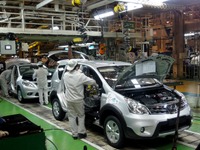 日産、通期業績見通しを下方修正…27万台の販売減を見込む 画像