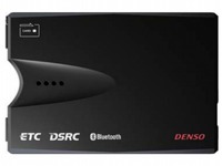 デンソー、スマートフォンと連携するITSスポット対応DSRC車載器を発売 画像