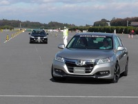 【ホンダミーティング12】中型車用2モーター・大型車用3モーター搭載のHVシステム搭載試作車を公開 画像