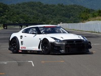 日産 GT-R のレーサー、NISMO GT3に2013年型…戦闘力アップ 画像