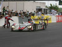 アウディR8のルマン24時間レースウィニングキャラバン 画像