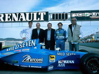 フィジケラ、新天地ルノーに到着 画像