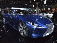 【ロサンゼルスモーターショー12】レクサス、2台のハイブリッドクーペコンセプトが揃い踏み 画像