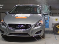 【ユーロNCAP】ボルボ初の市販PHV、V60…5つ星の最高評価 画像