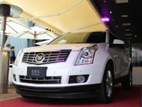 【キャデラック SRX 改良新型】タブレットライクなUI、CUEを導入 画像