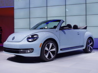 【ロサンゼルスモーターショー12】VW ザ・ビートル カブリオレ 60's エディション…クールな1960年代風［詳細画像］ 画像