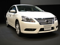 【日産 シルフィ 発売】ワイドボディ化も旧型より小回り性能アップ 画像