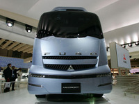 【東京モーターショー04】写真蔵…三菱ふそう、FUSOコンセプト登場 画像