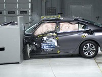 【IIHS衝突安全】ホンダ アコード 新型に最高評価 画像