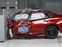 【IIHS衝突安全】日産の北米主力車、アルティマ 新型に最高評価 画像