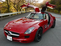 【メルセデスベンツ SLS AMG 試乗】圧倒的な存在感と走りの奥深さ…島崎七生人 画像