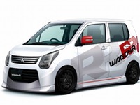 【東京オートサロン13】スズキ、ワゴンRのカスタマイズモデルなどを展示  画像