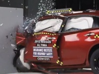 【IIHS衝突安全】日産 アルティマ 新型、北米主力セダンに最高評価［動画］ 画像
