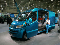 【東京モーターショー04】写真蔵…日野グローバルハイブリッドバン 画像