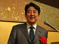 安倍首相「6年経って“脱皮”した」…2013年自動車工業団体賀詞交歓会 画像