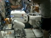 ロボット宇宙飛行士ロボナウト2、宇宙でのテストを開始 画像