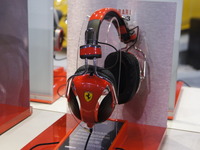 【CES 13】Ferrari by logic3、フェラーリ監修のオーディオ機器出展 画像