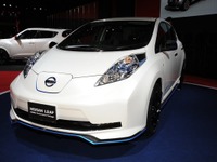 【東京オートサロン13】日産 リーフ NISMOパフォーマンスパッケージ…現代スポコンEV 画像